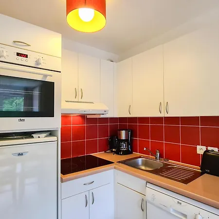 Spacieux 54m² En Rez-de-jardin, Balcon, Parking - Centre Foret - Fr-1-425-166 *
